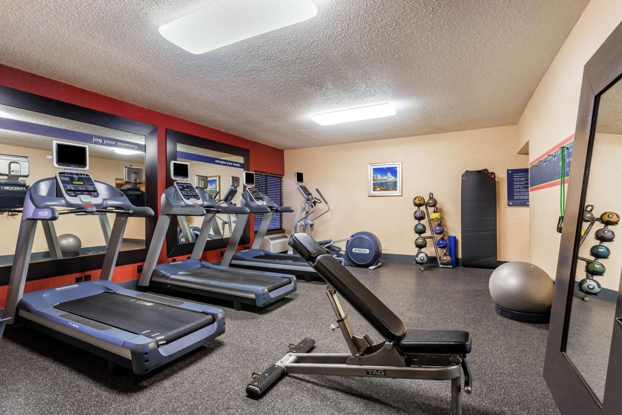 Hampton Airport 3* Milwaukee