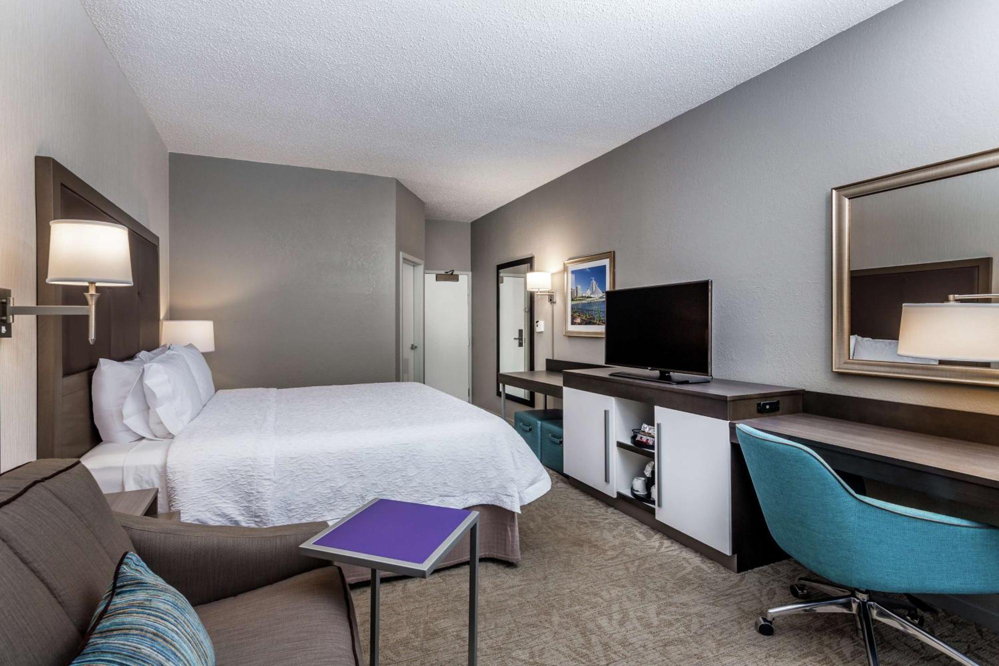 Hotel Hampton Airport