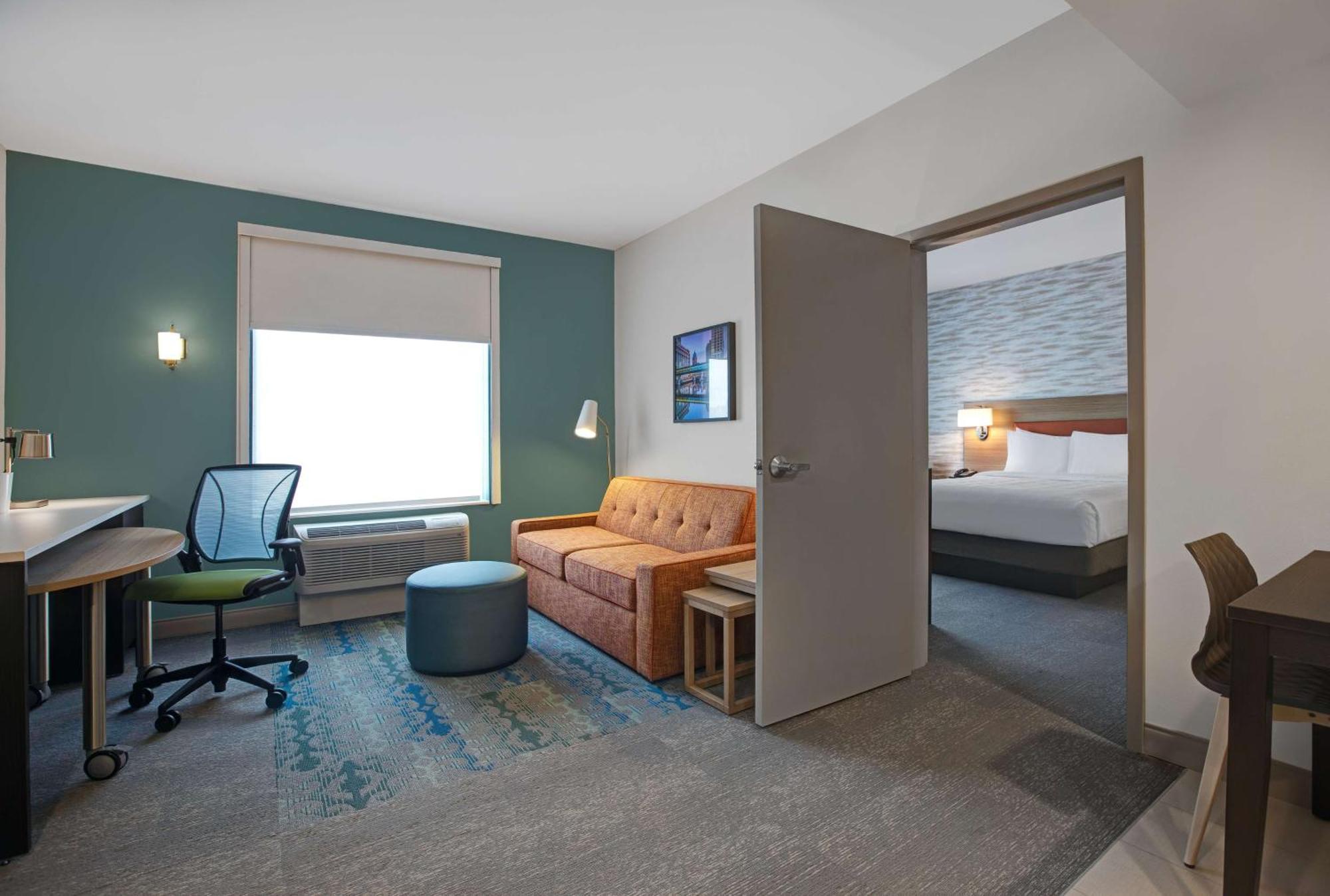 Hotel Home2 By Hilton Downtown 3*