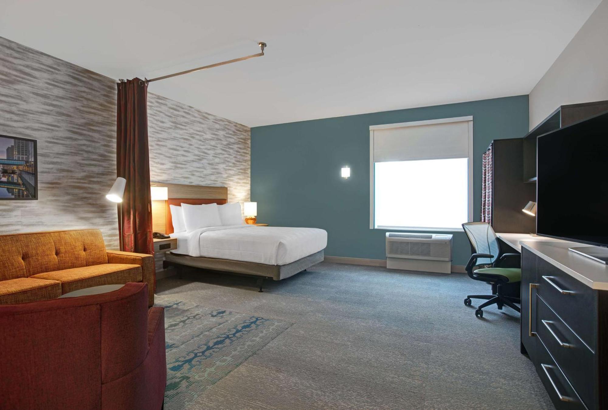 Home2 By Hilton Downtown Hotel 3*