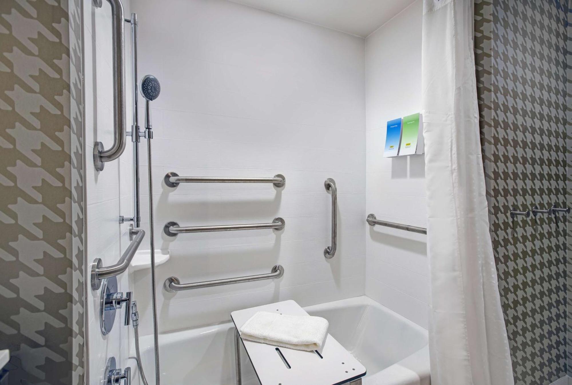 Hotel Home2 By Hilton Downtown 3*