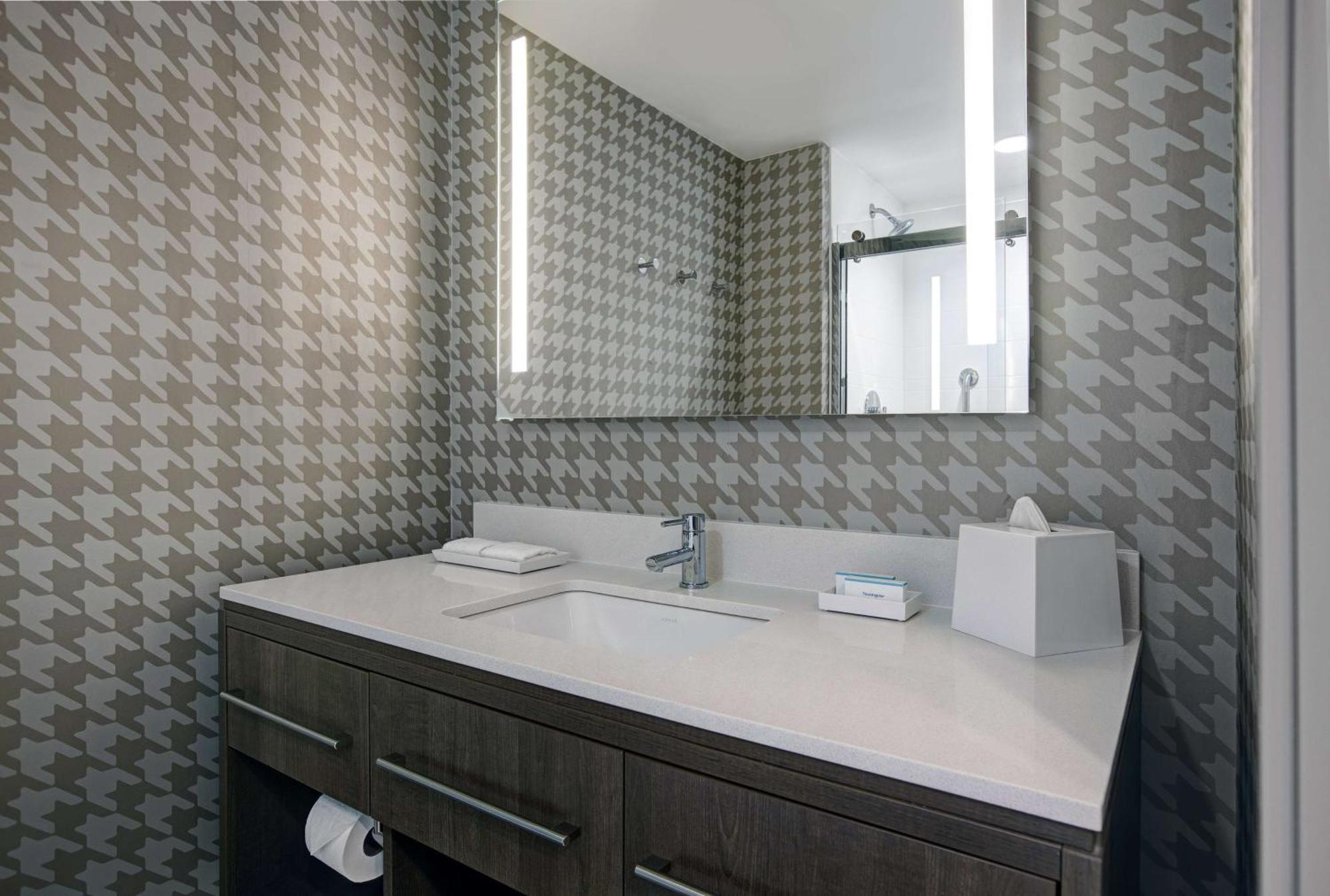 Home2 By Hilton Downtown Hotel 3*