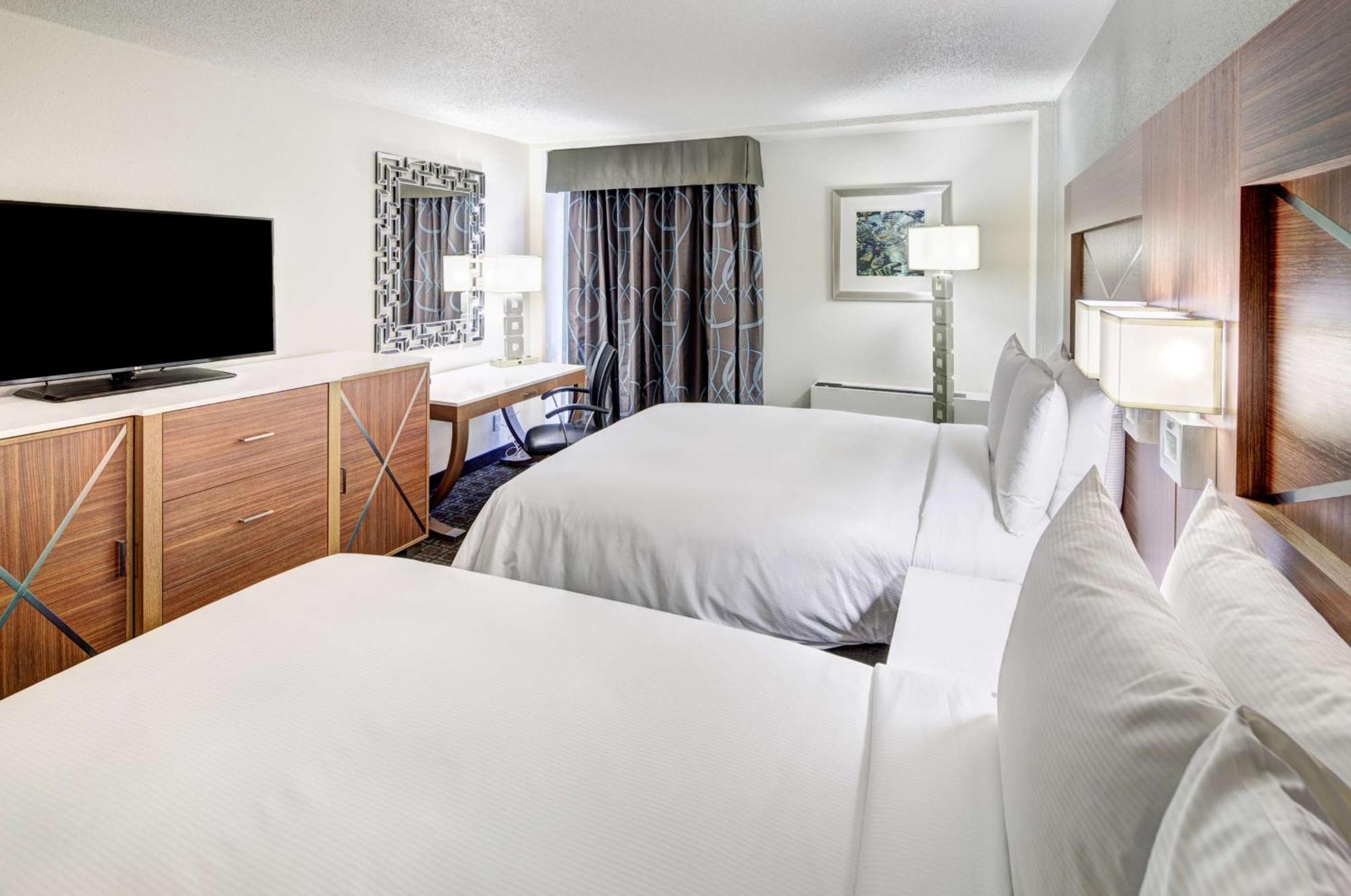 Doubletree By Hilton Downtown Milwaukee