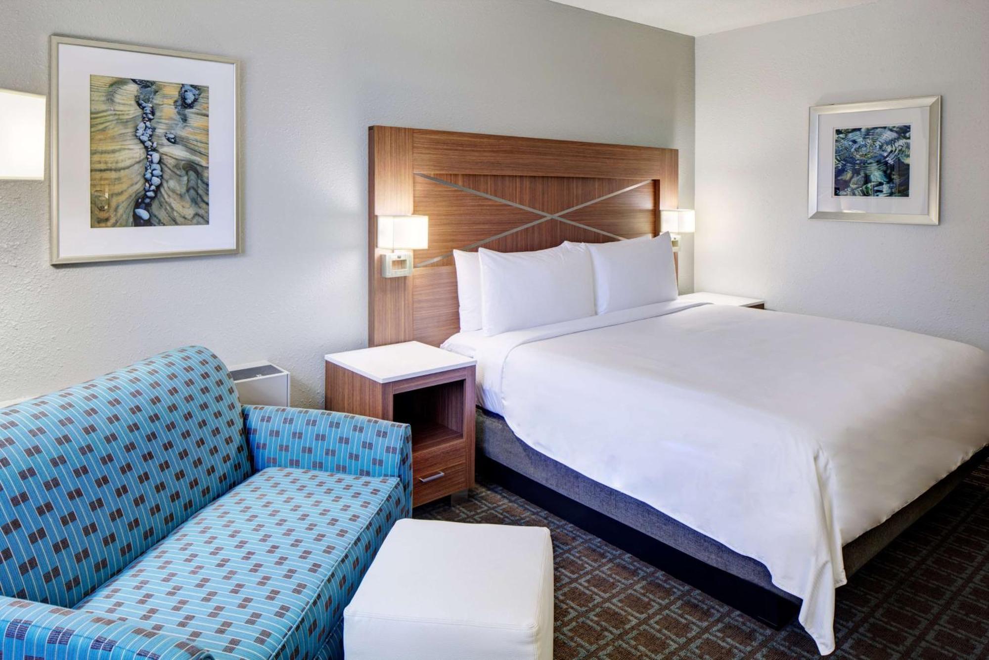 Doubletree By Hilton Downtown 4*