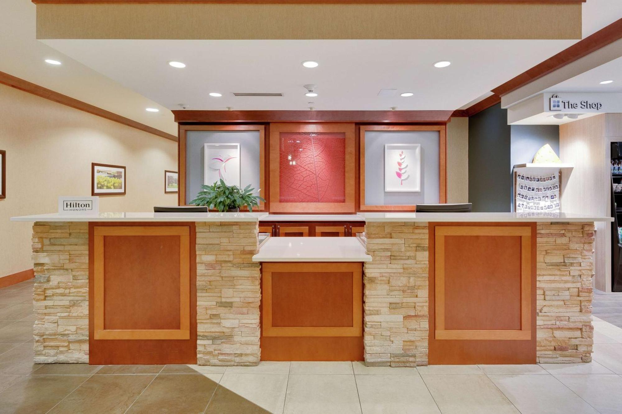 Hilton Garden Airport Hotel Milwaukee