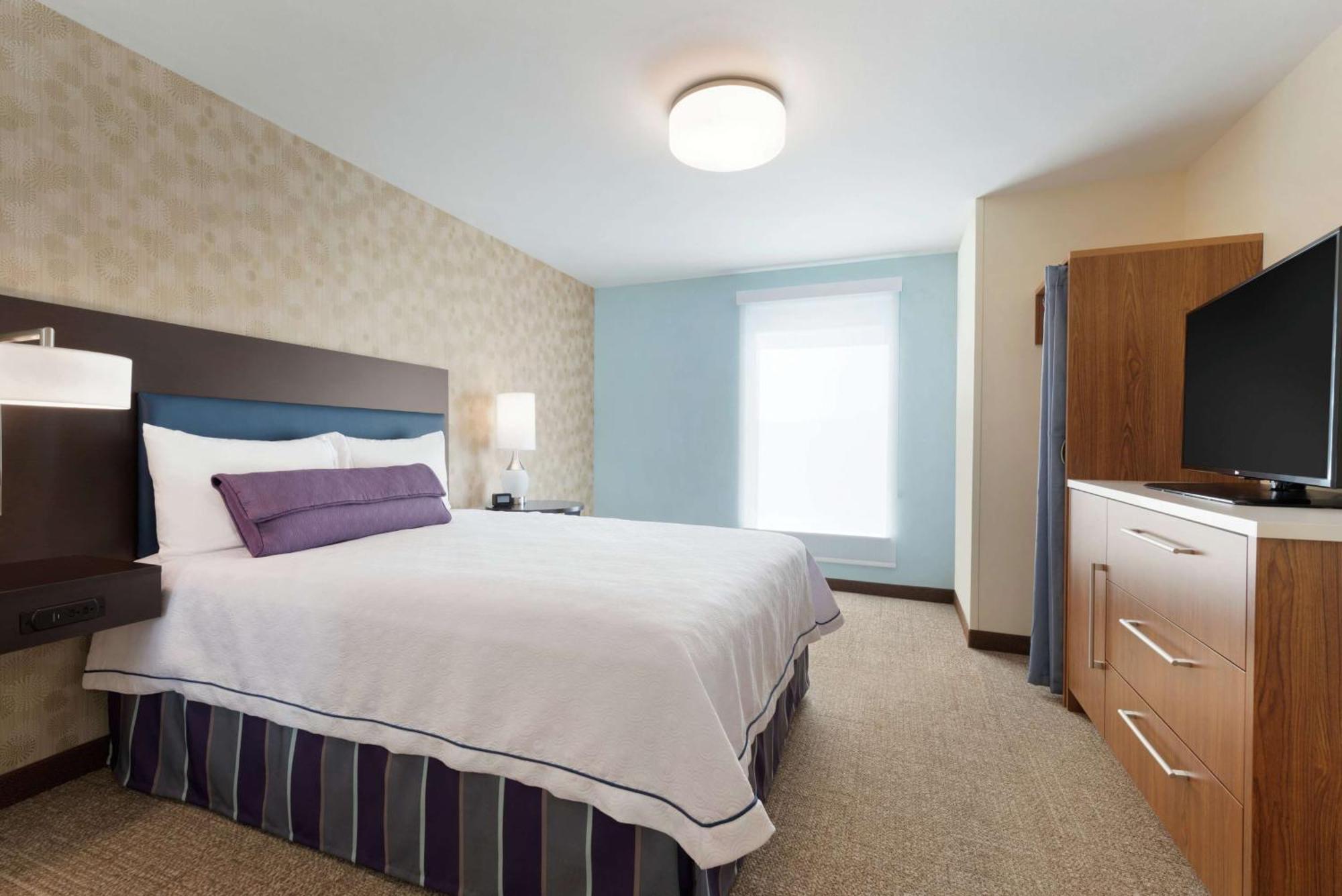Home2 By Hilton Airport Hotel