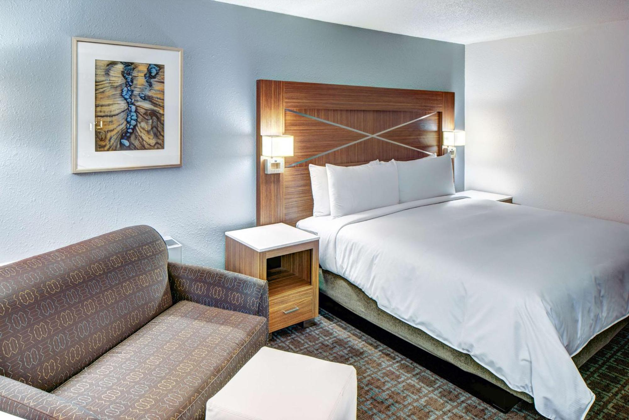 Doubletree By Hilton Downtown Hotel Milwaukee
