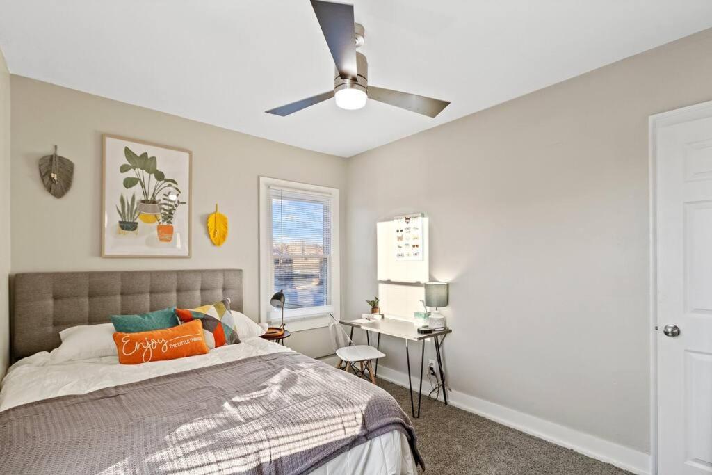 Chic & Spacious Fully Equipped 2bd W/parking Milwaukee