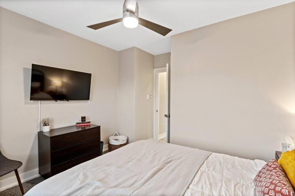 Chic & Spacious Fully Equipped 2bd W/parking * Milwaukee