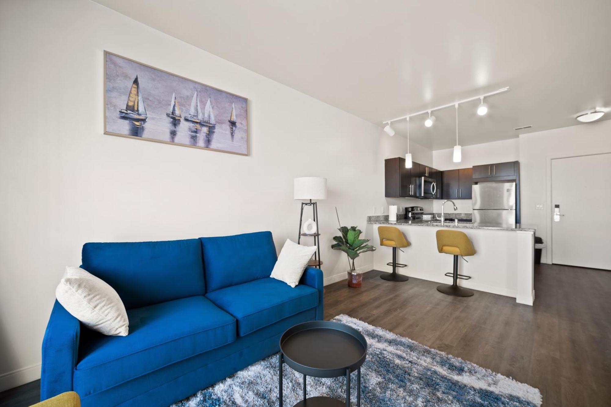 Apartment Riverside Plaza Blue Milwaukee