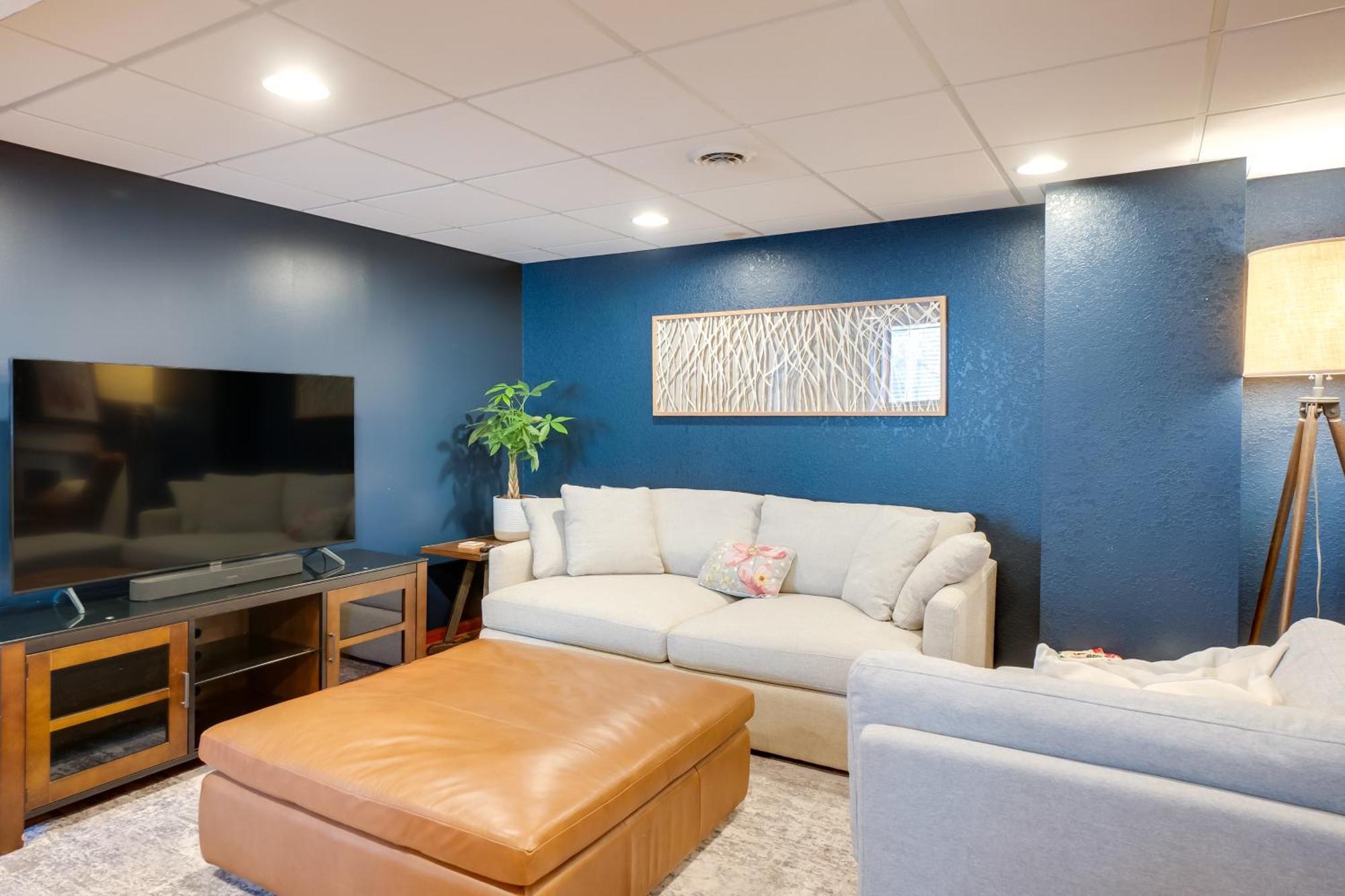 Cozy With Deck, 2 Mi To Airport! * Milwaukee