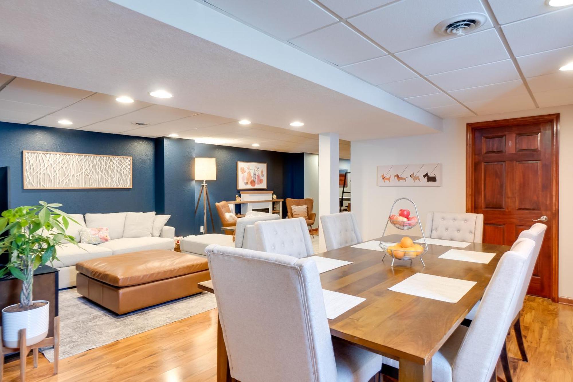 Cozy With Deck, 2 Mi To Airport! Milwaukee