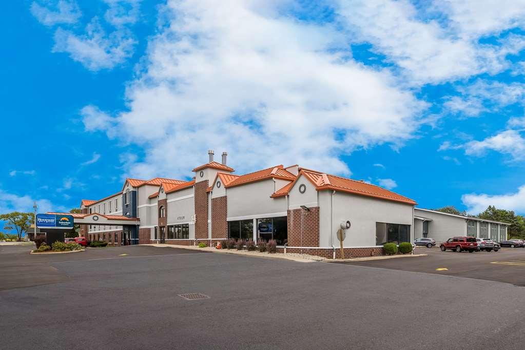 Suburban Airport Hotel