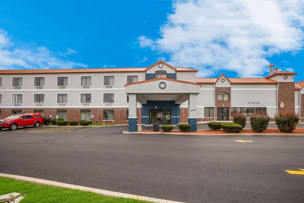 Hotel Suburban Airport