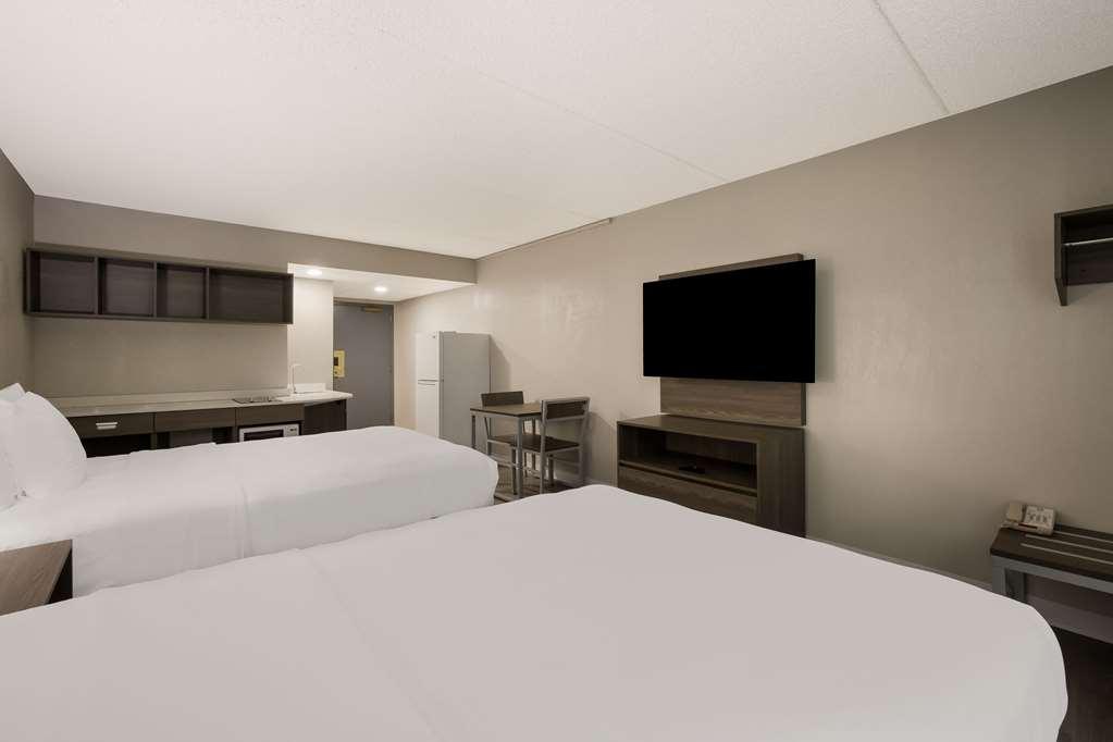 Suburban Airport Hotel *