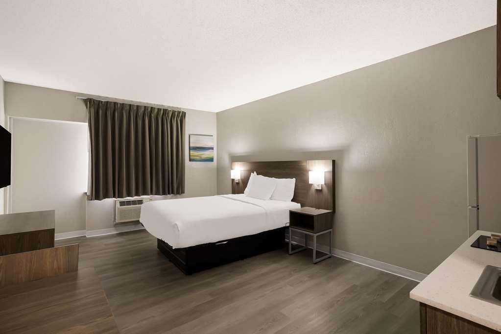 Suburban Airport Hotel Milwaukee