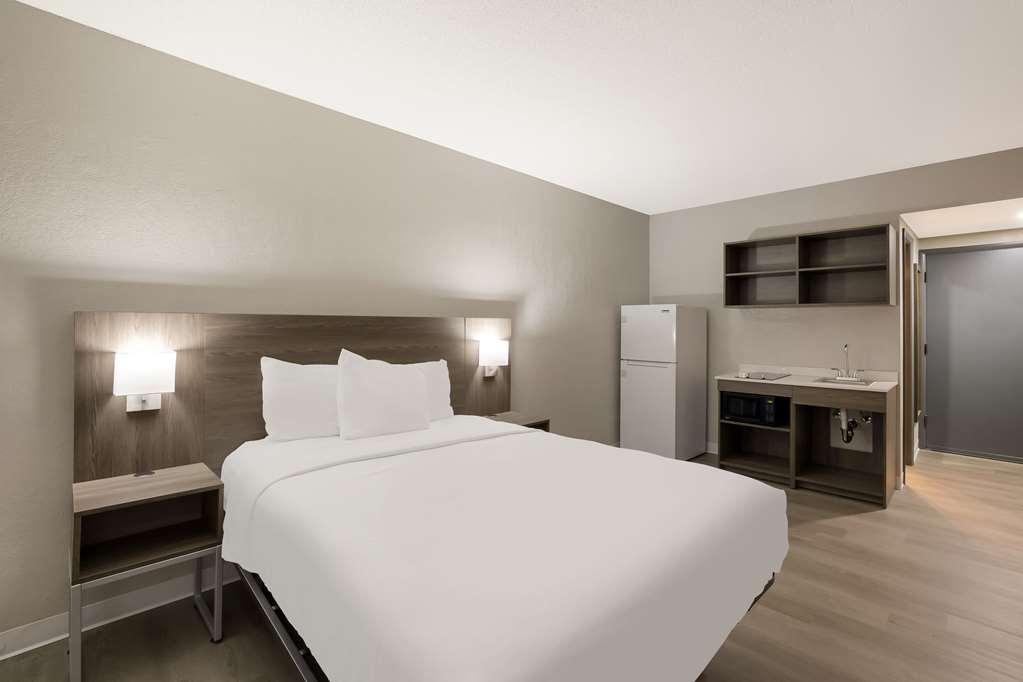 Suburban Airport Hotel