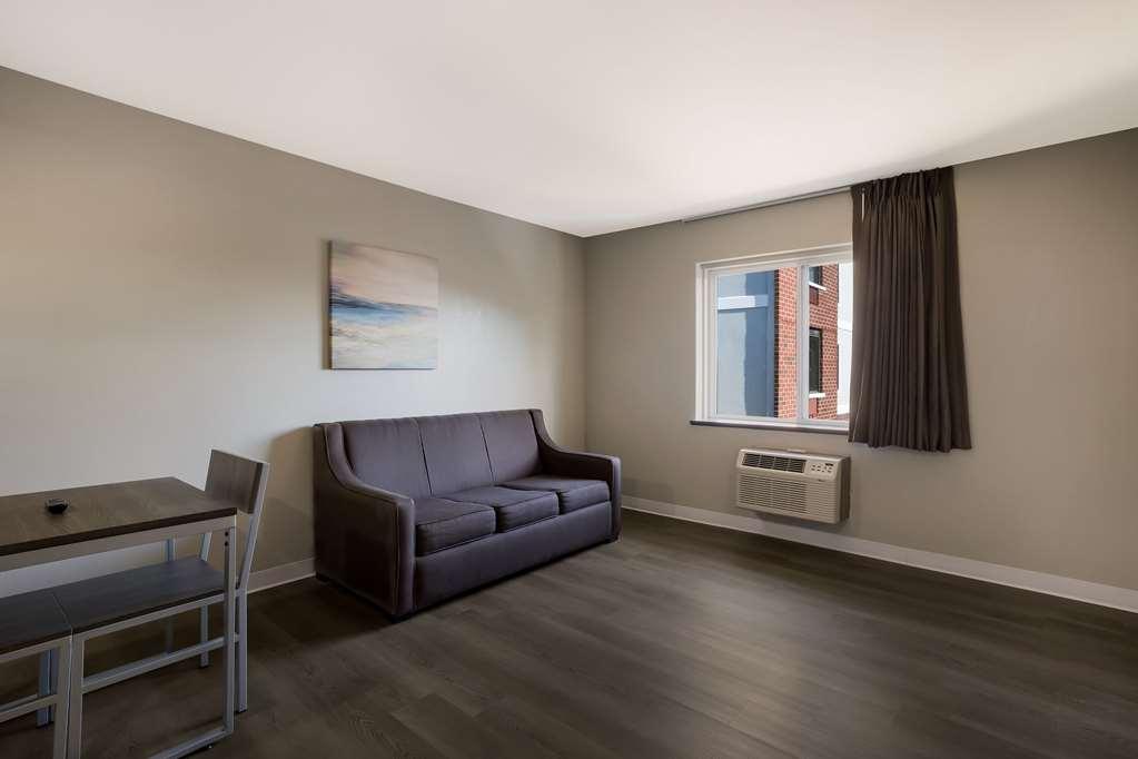 Suburban Airport Hotel