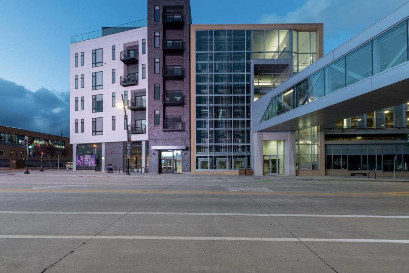 Flexhome Skywalk To Fiserv U10 With Rooftop, Gym, And Parking Milwaukee
