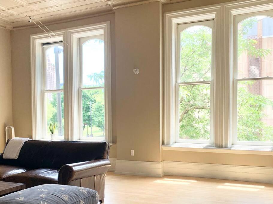 Modern Vintage Vibe Apartment *