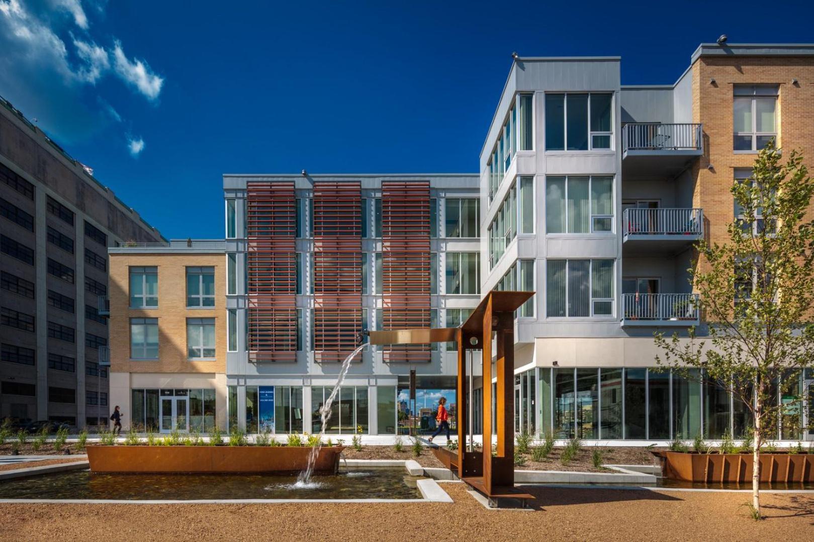Apartment Riverside Plaza Blue