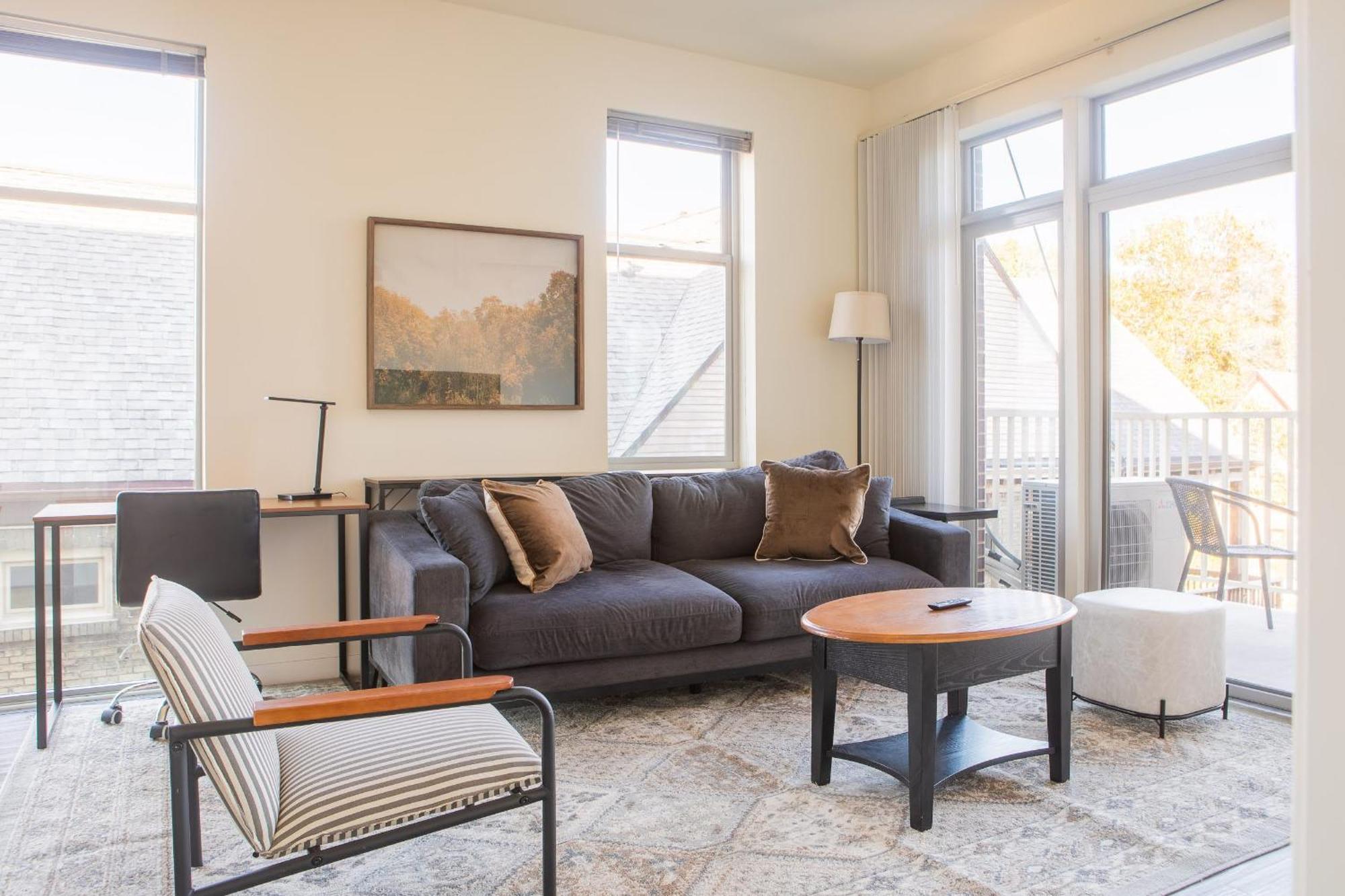 Flexhome East Side 1br Ec1 - Near Brady And Fiserv With Balcony Apartment *