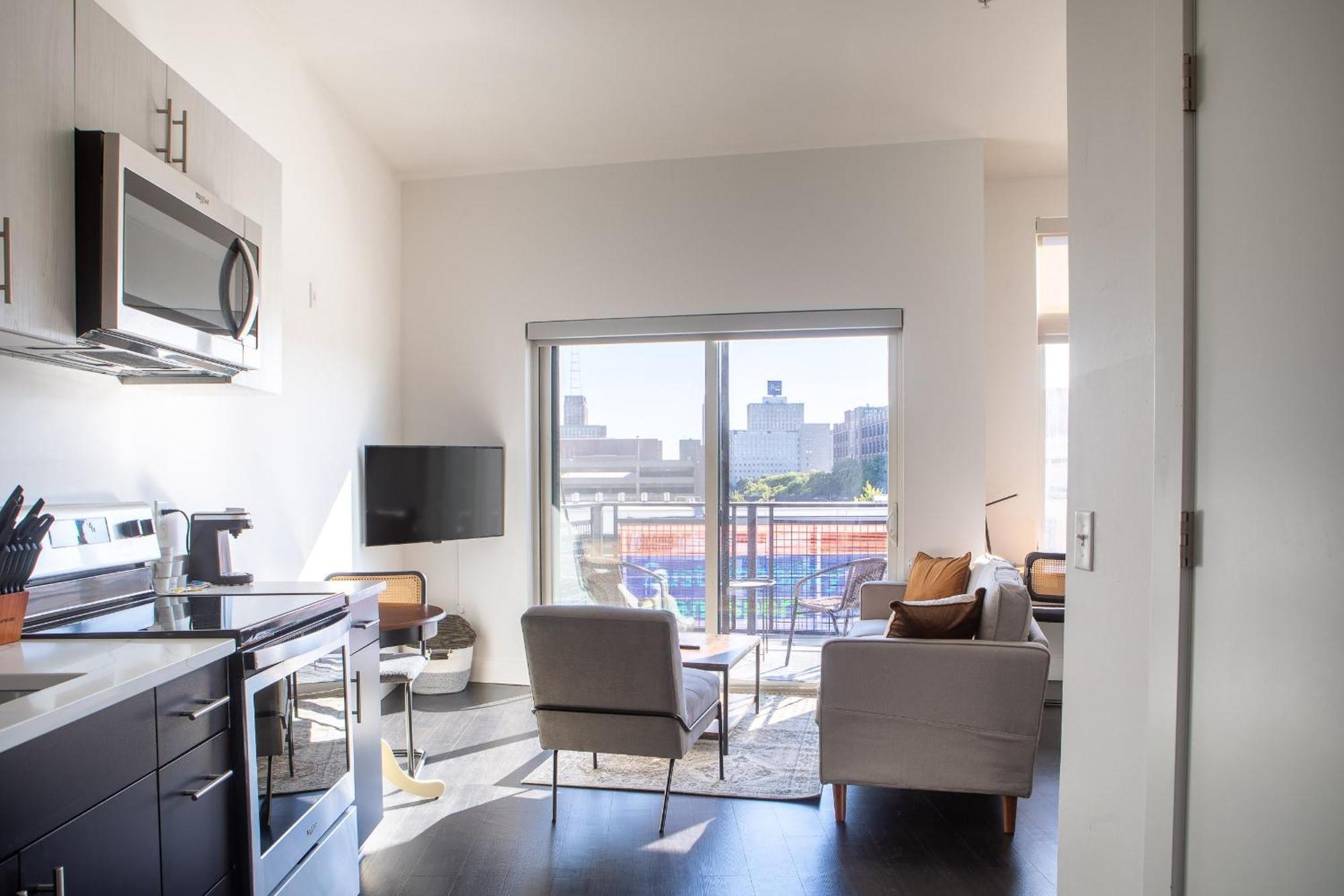 Flexhome Skywalk To Fiserv U10 With Rooftop, Gym, And Parking *