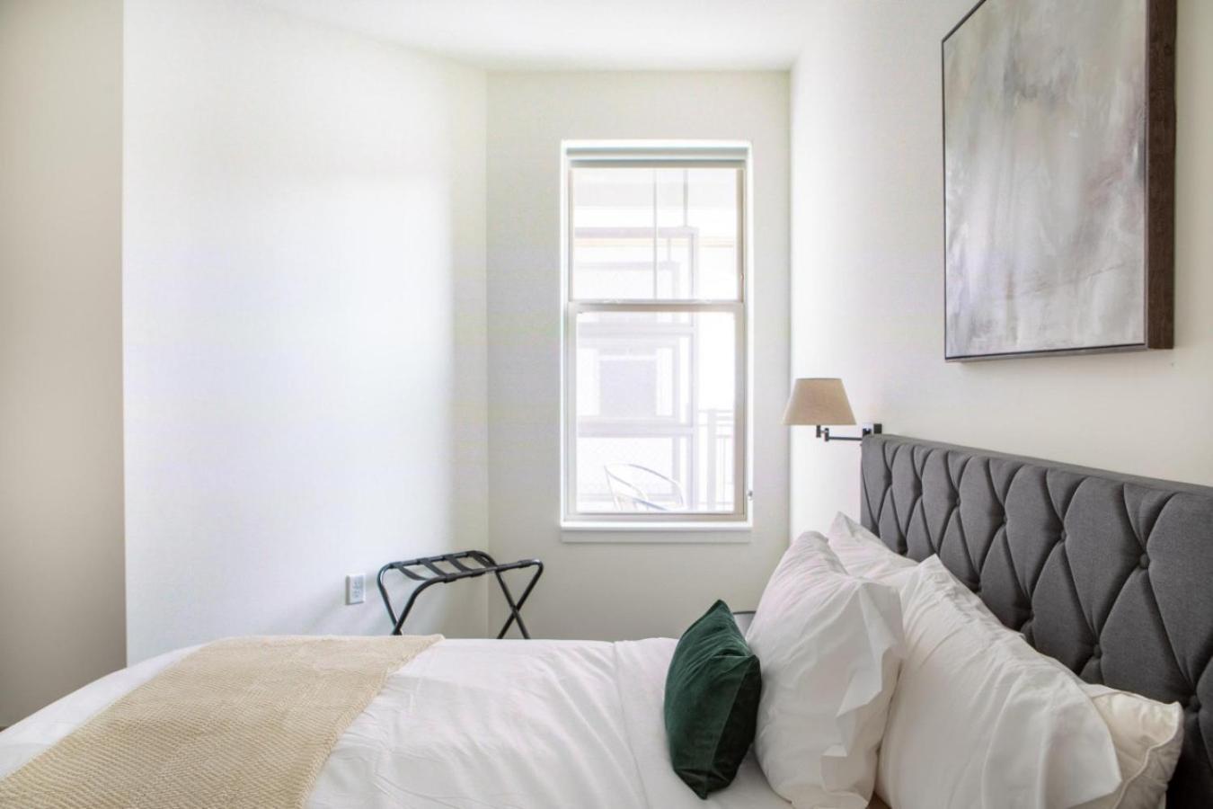 Apartment Shorewood Luxury 1br A4 With Gym And Balcony Milwaukee