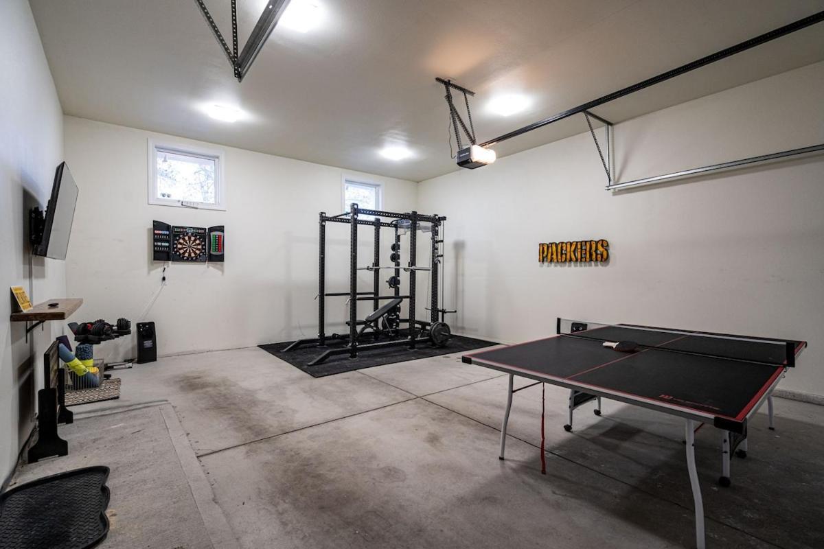 1mile To Dt Rooftop Deck Gym Fireplace Holiday home