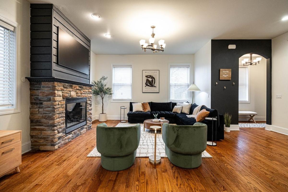 1mile To Dt Rooftop Deck Gym Fireplace