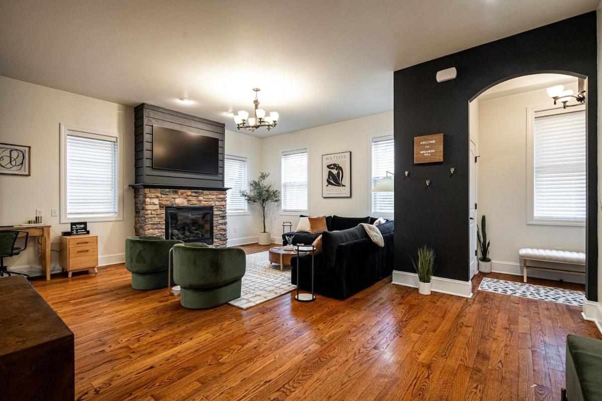 Holiday home 1mile To Dt Rooftop Deck Gym Fireplace Milwaukee