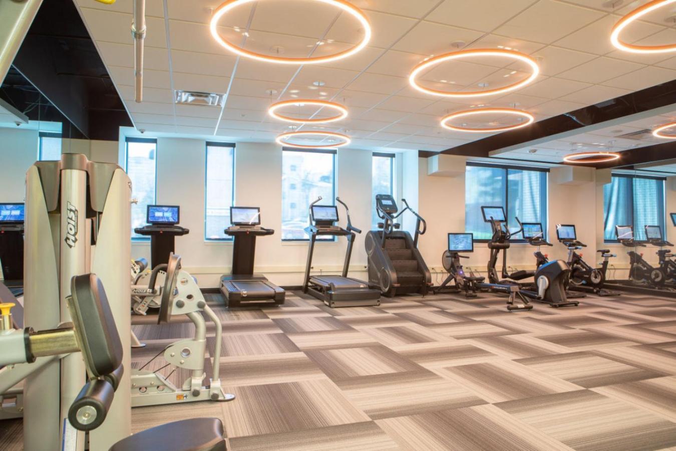 Flexhome East Side 1br No14 With Balcony Pool Gym * Milwaukee