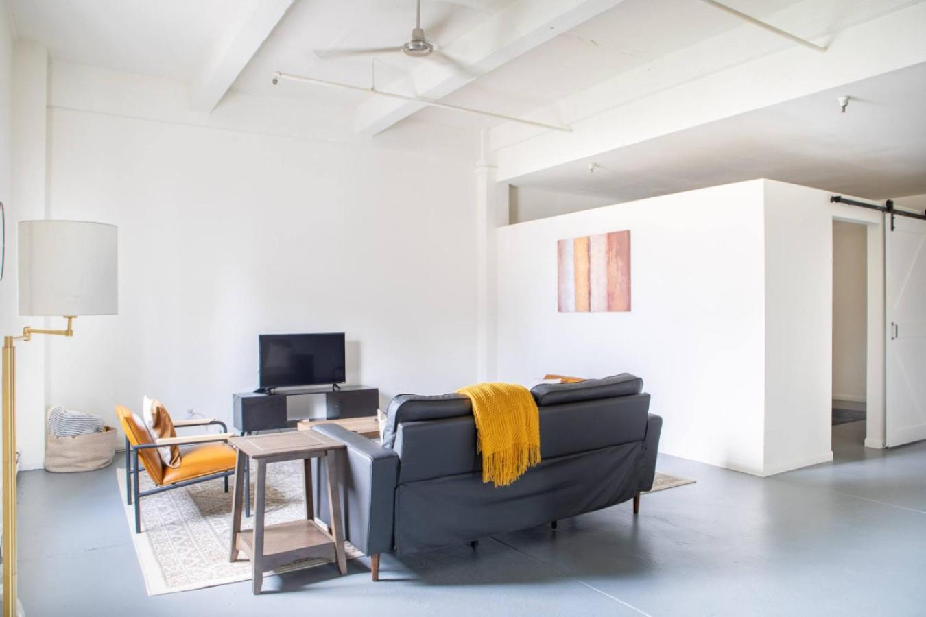 Flexhome Westown 2br Rs7 In Fiserv And Theater District Milwaukee