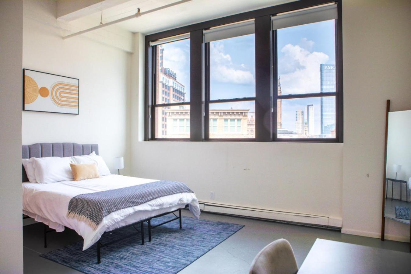 Flexhome Westown 2br Rs7 In Fiserv And Theater District Apartment *