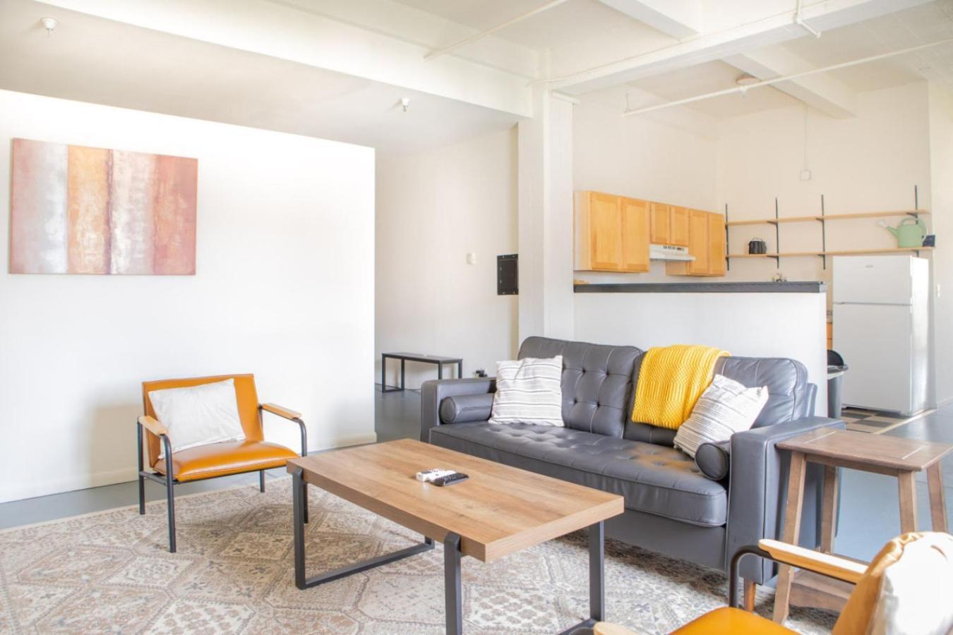 Flexhome Westown 2br Rs7 In Fiserv And Theater District Apartment *