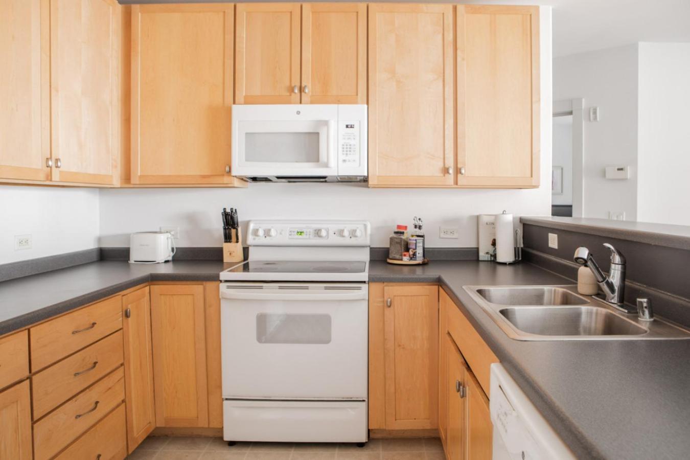 Apartment Spacious Third Ward Near Summerfest With Balcony Milwaukee