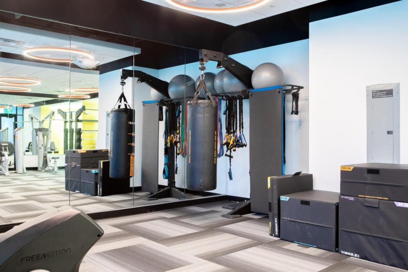 Chic East Side 1br With Balcony, Pool, And Gym