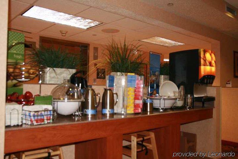 Hotel Hampton Airport Milwaukee