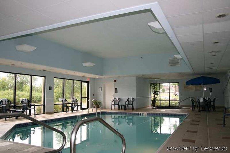 Hotel Hampton Airport 3*