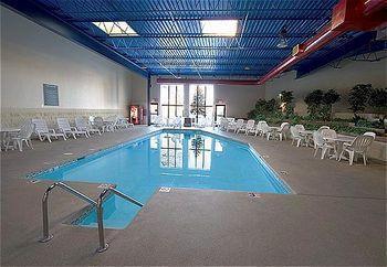 Clarion Airport Hotel Milwaukee