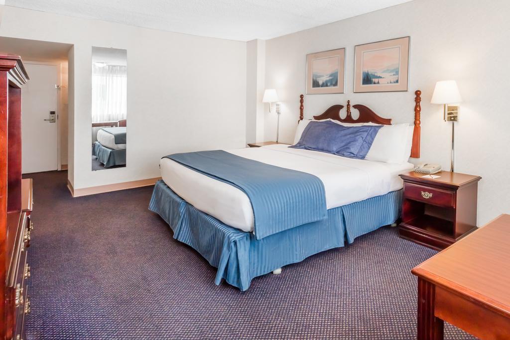 Hotel Center Milwaukee
