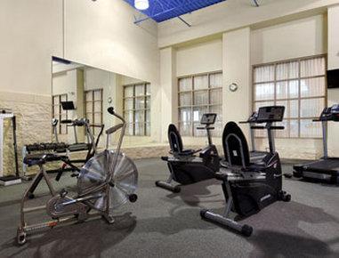 Clarion Airport Hotel 3*