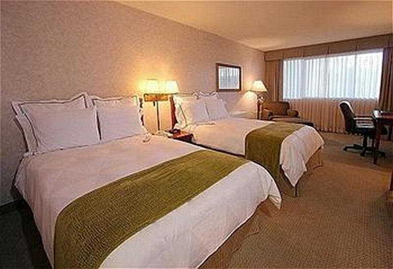 Clarion Airport Hotel Milwaukee