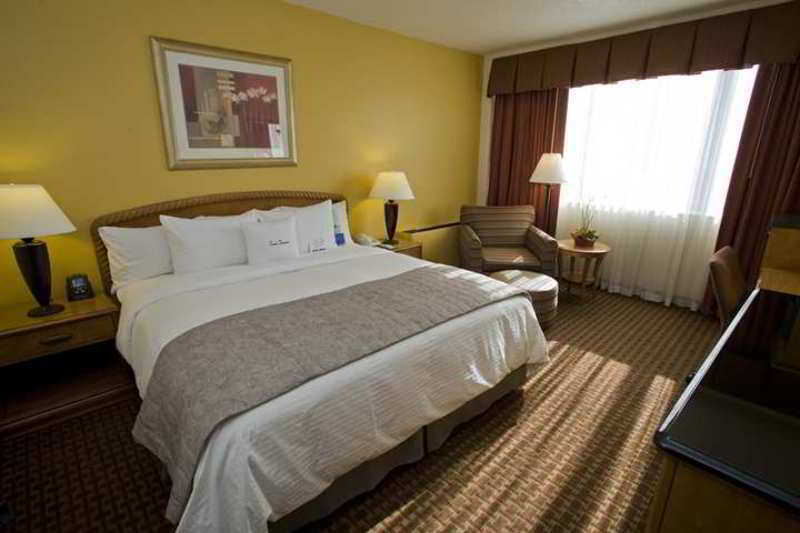 Hotel Doubletree By Hilton Downtown 4*