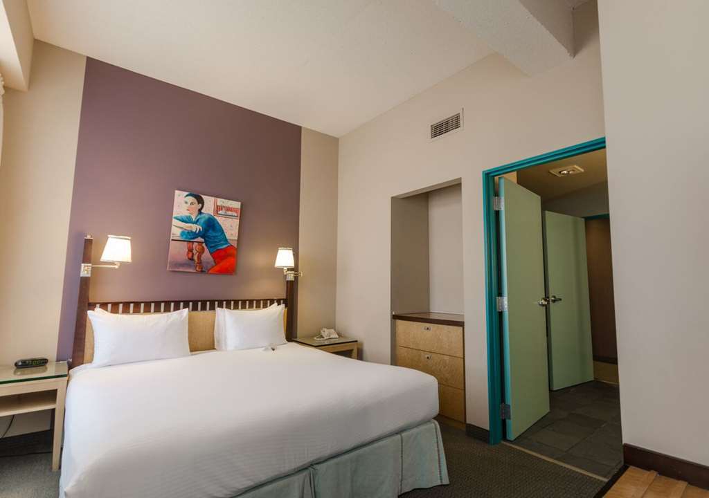 Metro, Autograph Collection Hotel 4*
