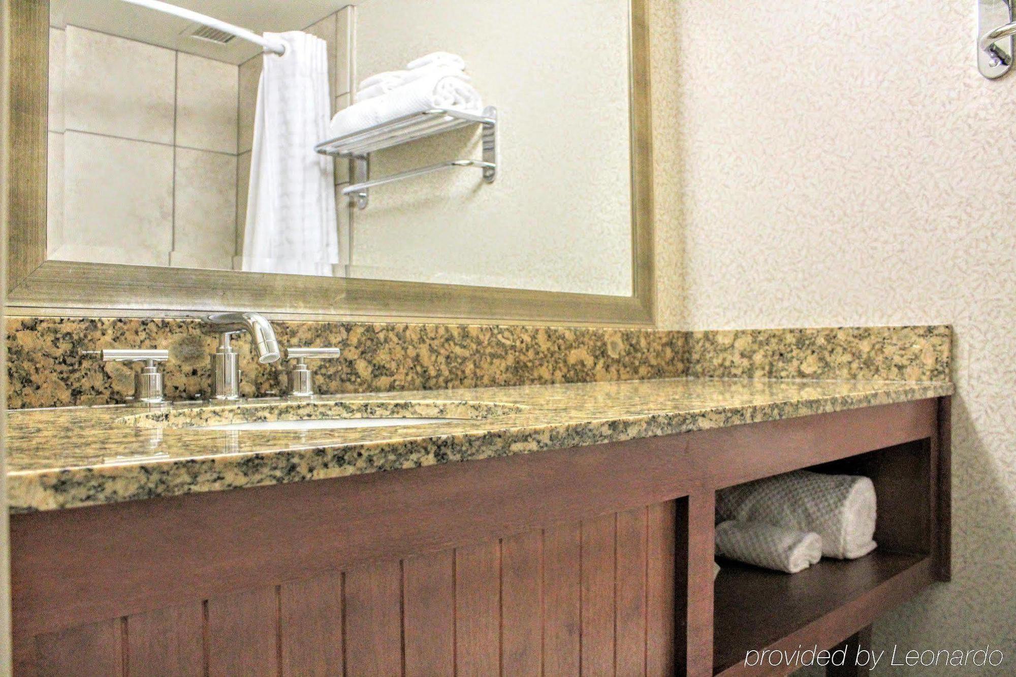 Hotel Doubletree By Hilton Downtown Milwaukee