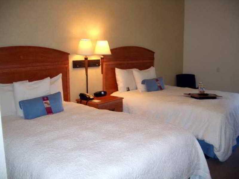 Hampton Airport Hotel