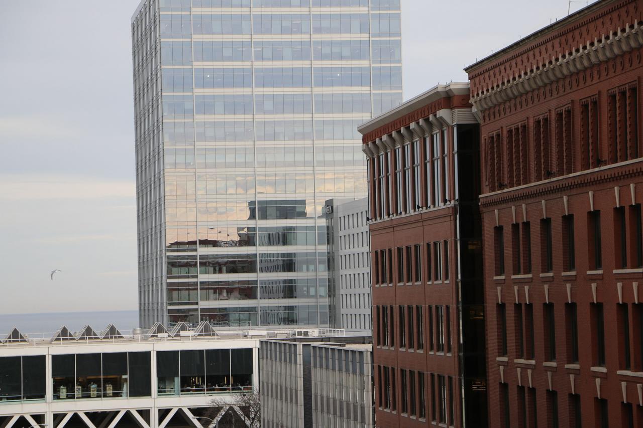 Penthouse Apt In Heart Of Downtown * Milwaukee