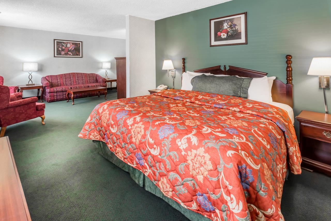 Hotel Center Milwaukee