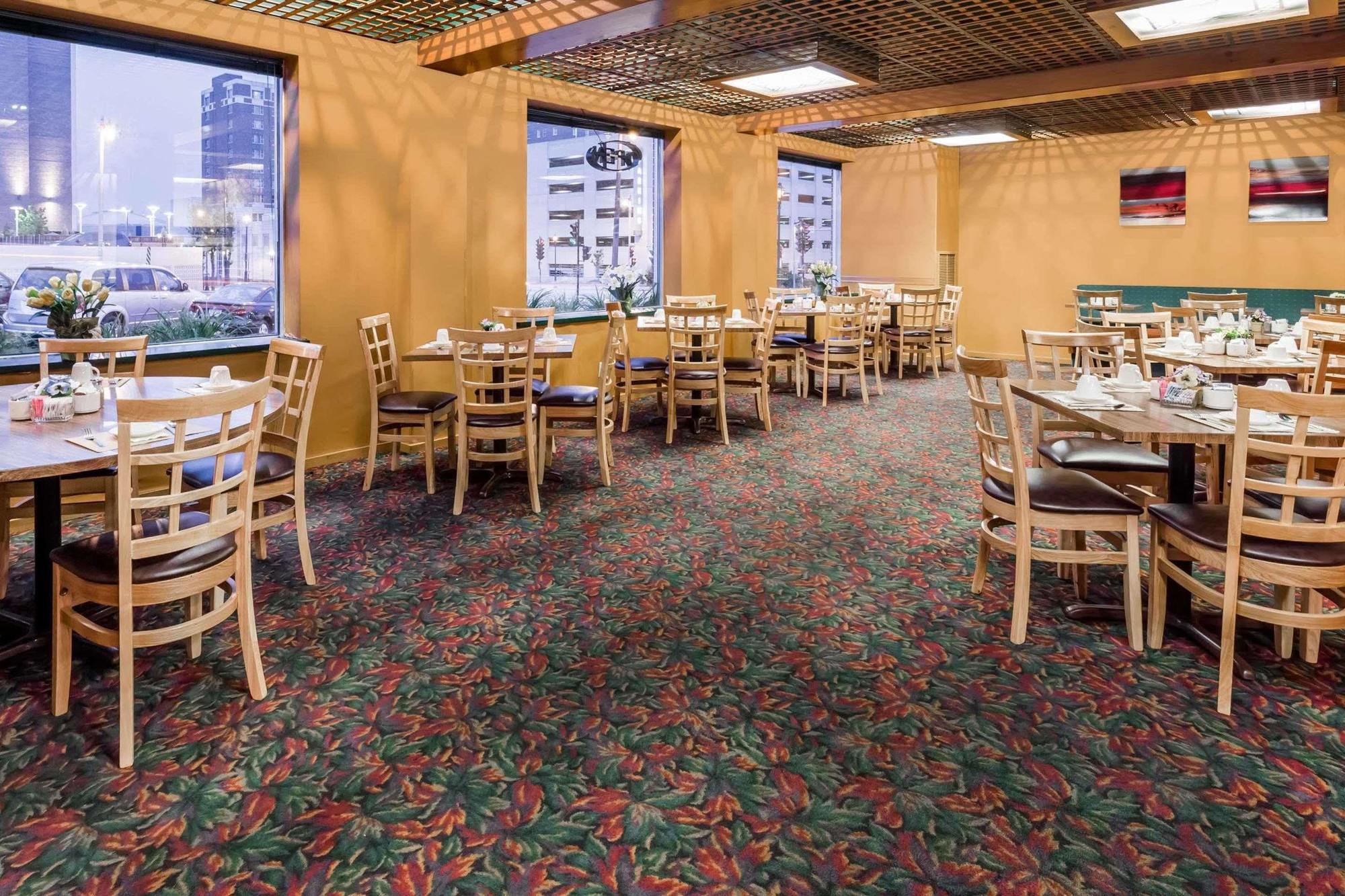 Hotel Center Milwaukee